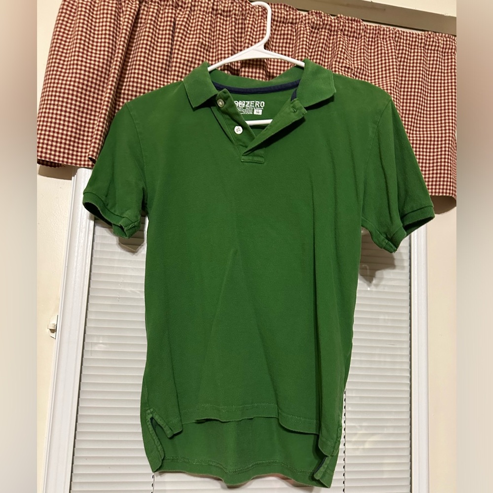 82 Zero Polo Shirt Boys size M